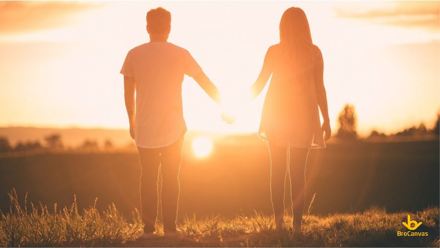 Cặp đôi đi dạo